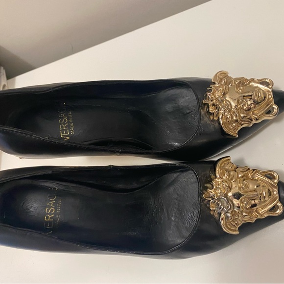Versace Black Leather Medusa Head Pumps - Picture 2 of 8